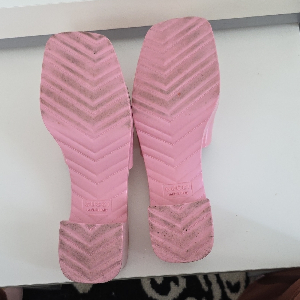 Gucci Pink Patent Leather Slide Mules - Picture 4 of 7